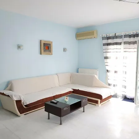 Epavlis Apartment *