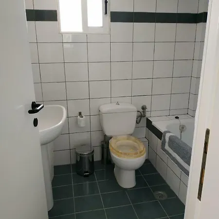 Epavlis Apartment *